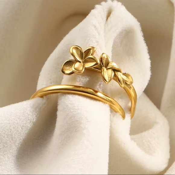 Gold Flower Opening Ring Cute Gold Jewelry
Adjustable Stainless Steel - Picture 5 of 9